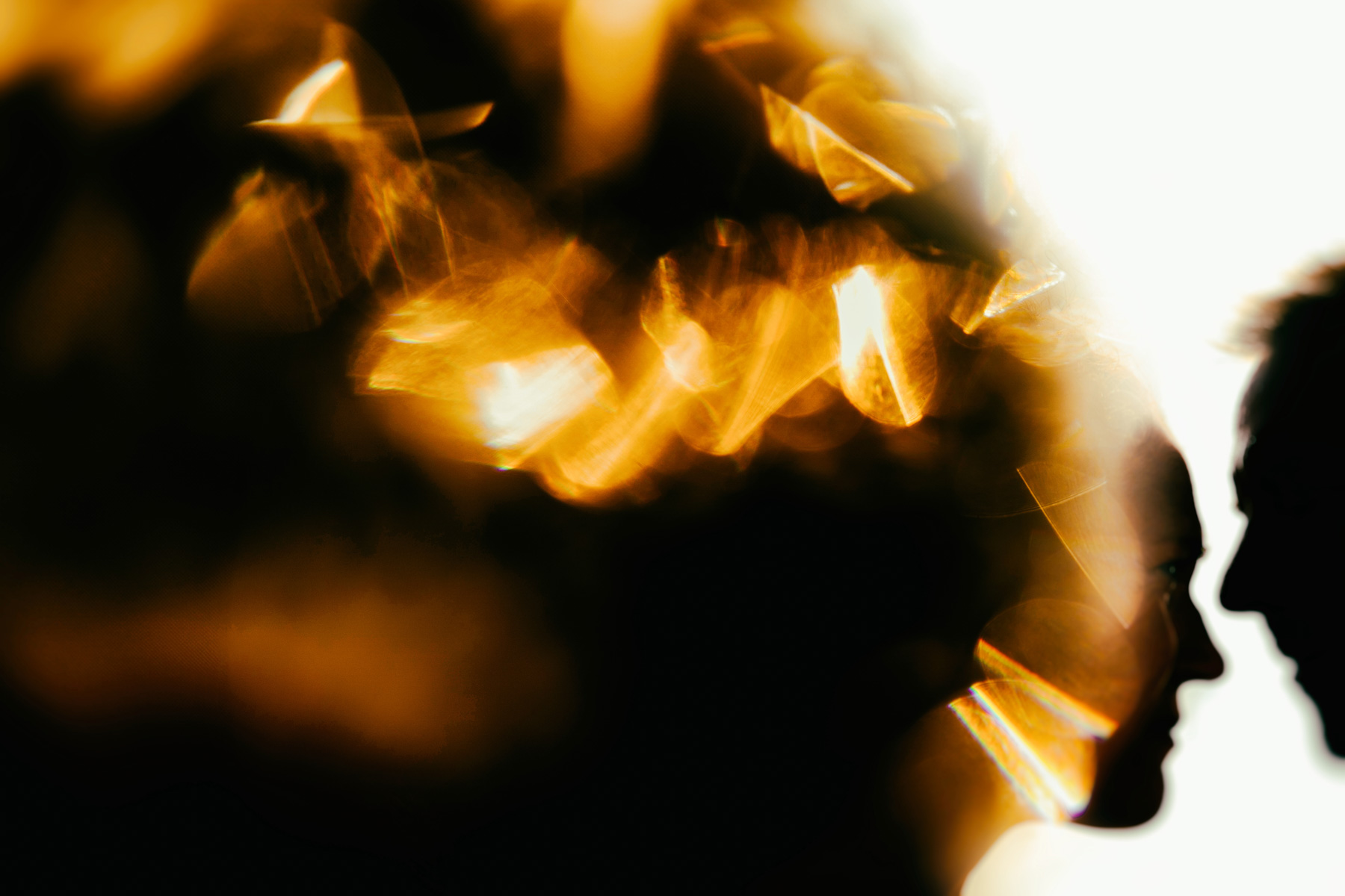 Lumières cristallines, silhouettes