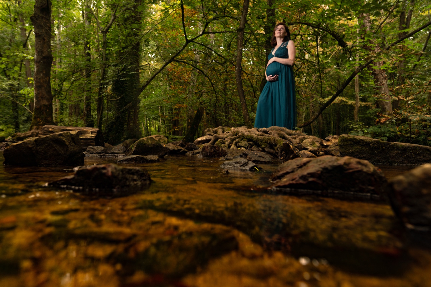 Photographe grossesse Calvados — Audrey séance maternité forêt Normandie