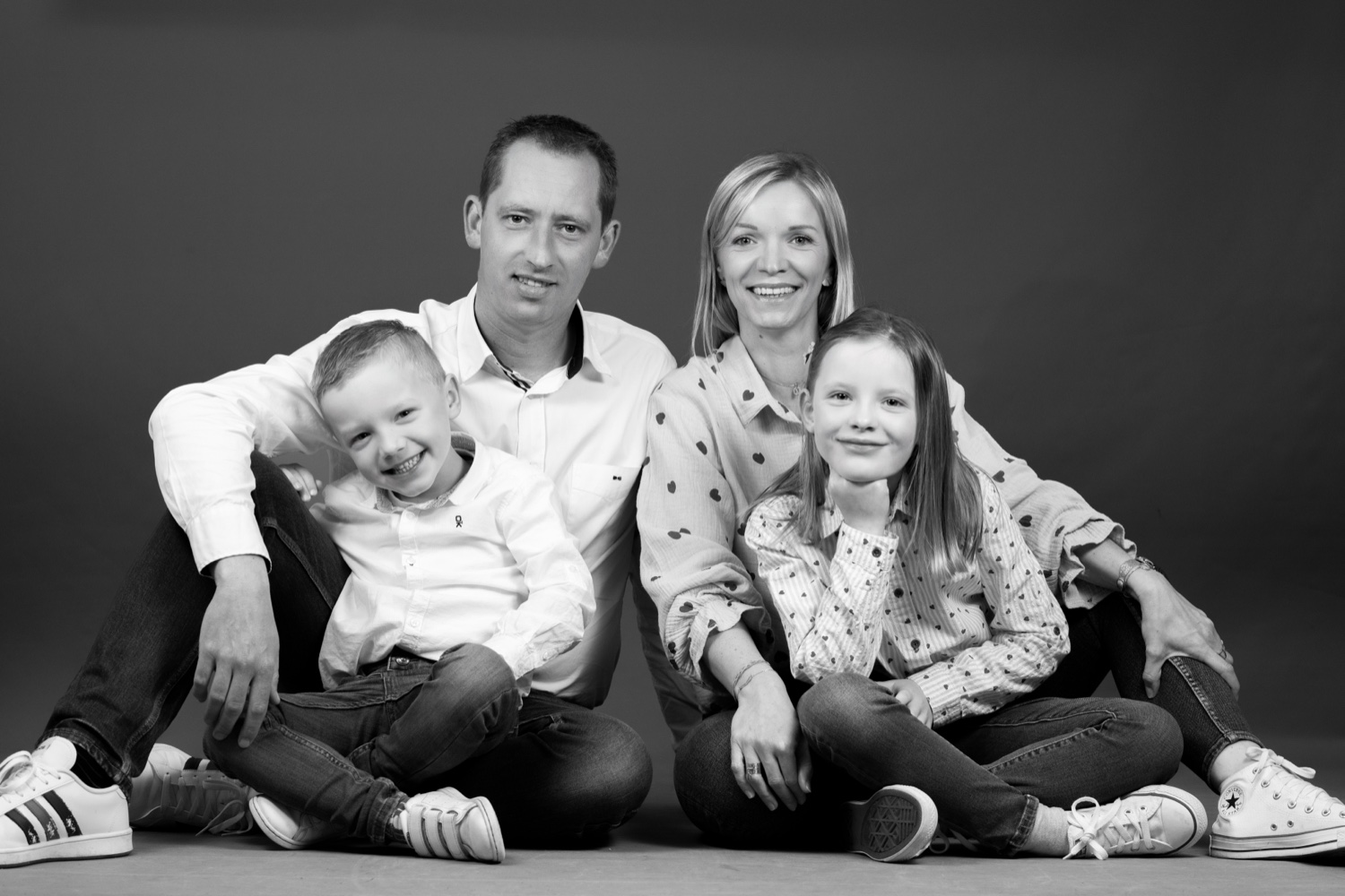Photographe famille studio Saint-Lô — Famille Devriendt portrait studio Normandie Arnaud Chapelle