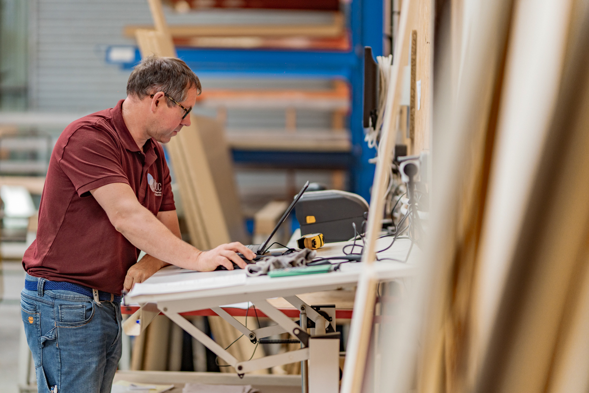 Reportage photo entreprise artisanat bois Menuiseries du Cotentin