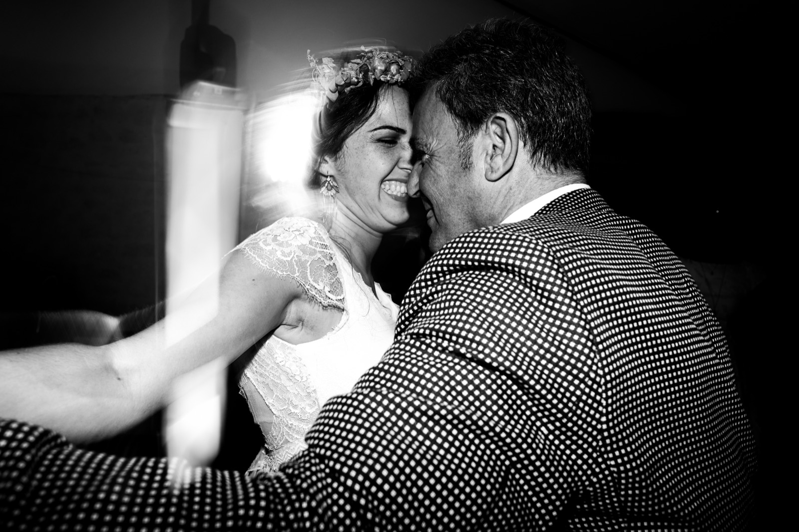 La première danse des mariés, en noir et blanc — soirée de mariage au Cœur de Combray, Ernes — Arnaud Chapelle