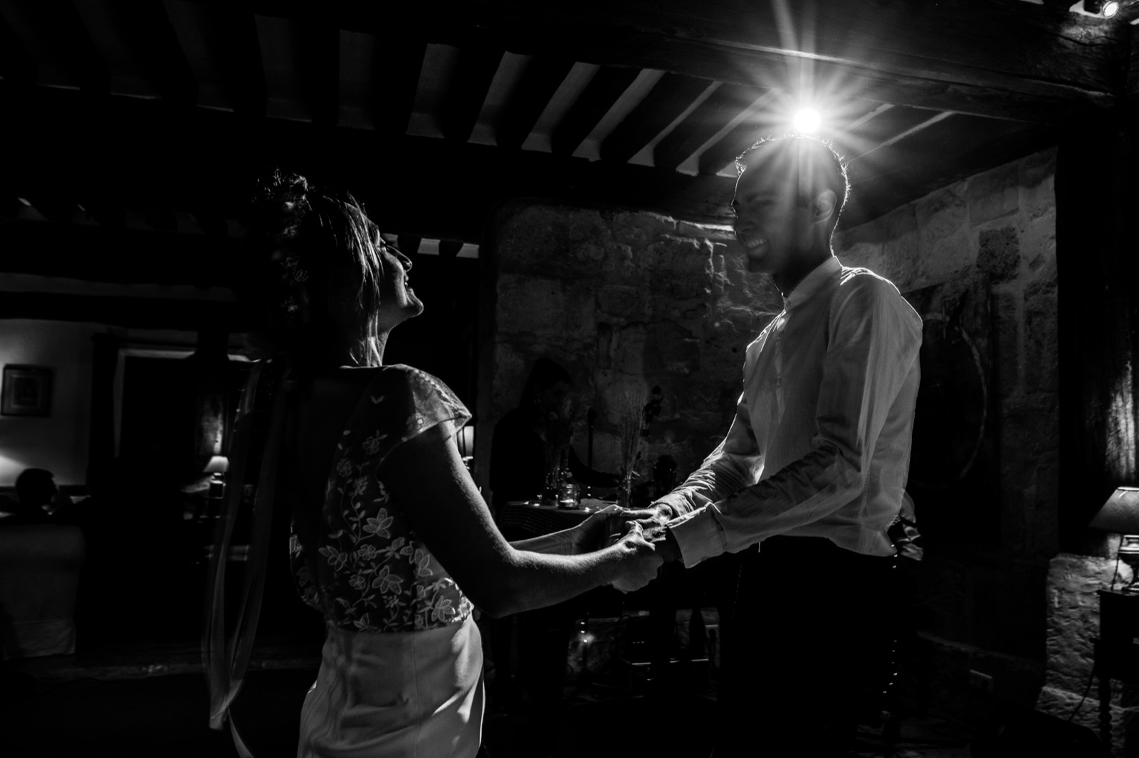 Ouverture de bal dans le manoir — mariage au Domaine de l'Angleterre, Livarot (Calvados) — Arnaud Chapelle