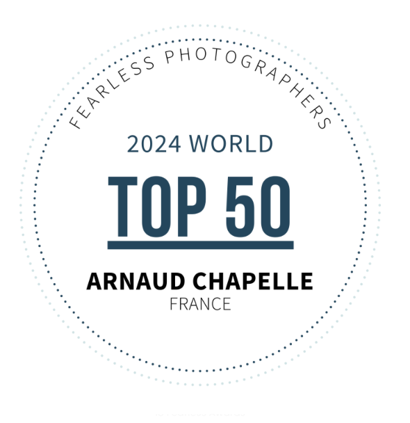 Badge officiel Fearless Photographers World TOP 50 2024 - Arnaud Chapelle France