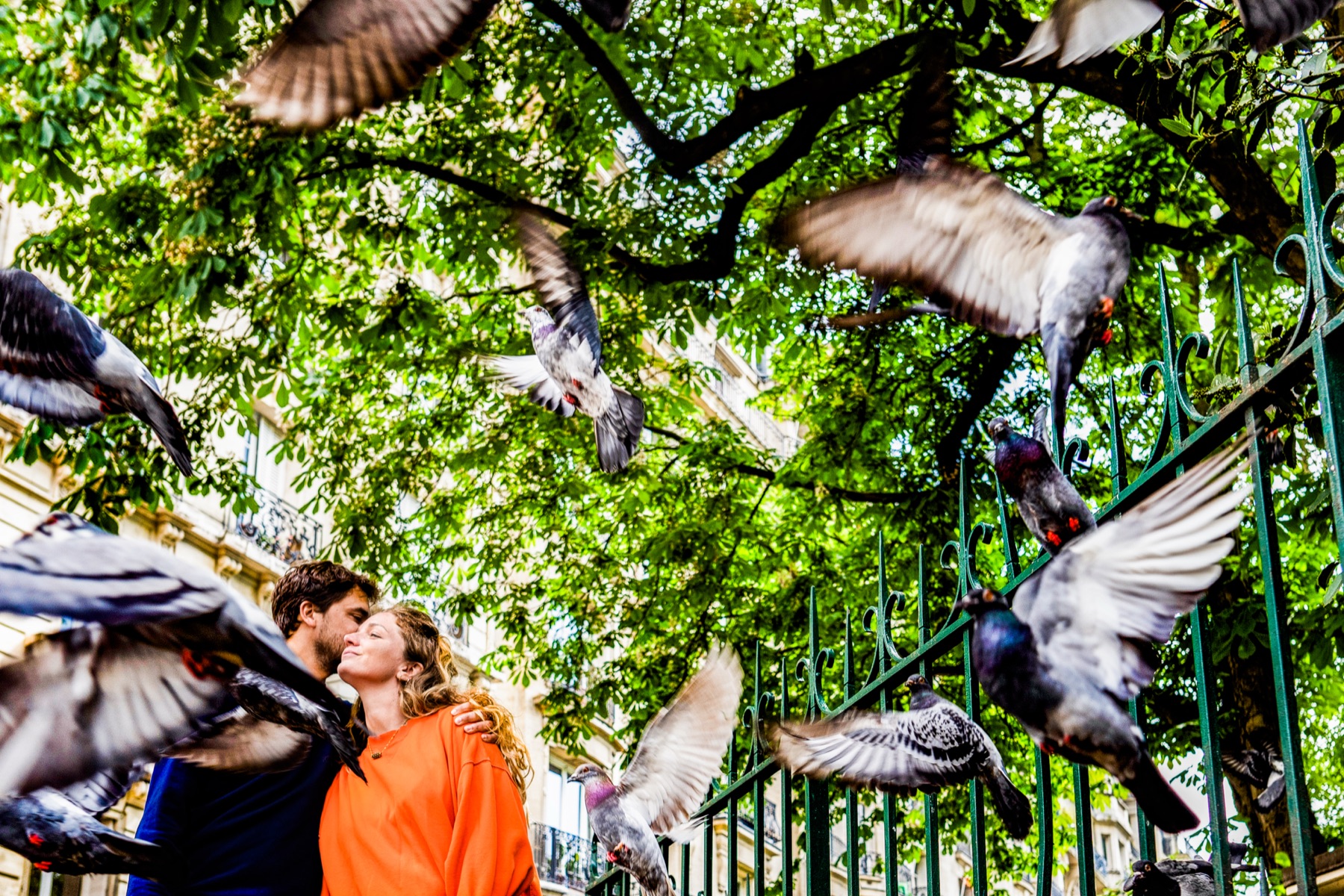Photo de couple cinématographique en ville — Urban Love — Arnaud Chapelle