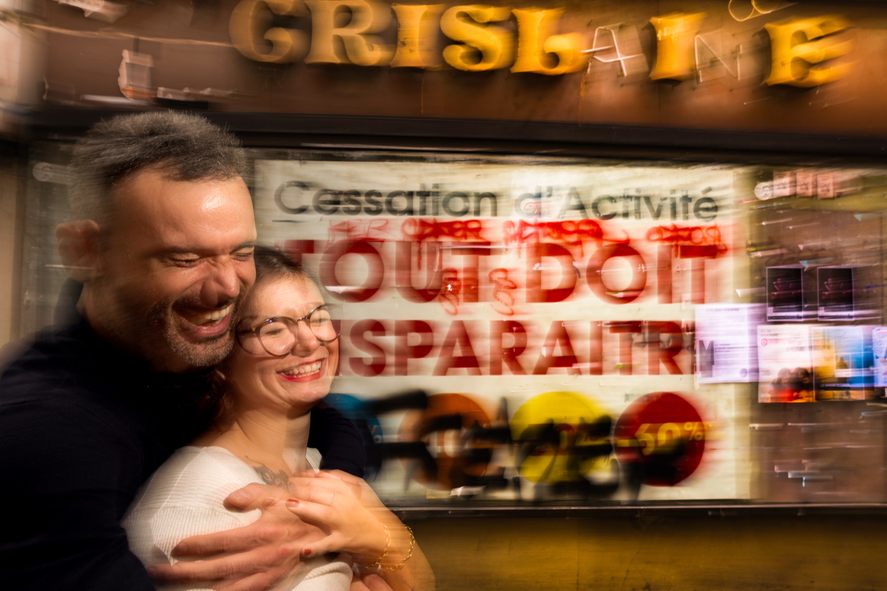 Séance engagement urbaine — couple dans la ville — Arnaud Chapelle