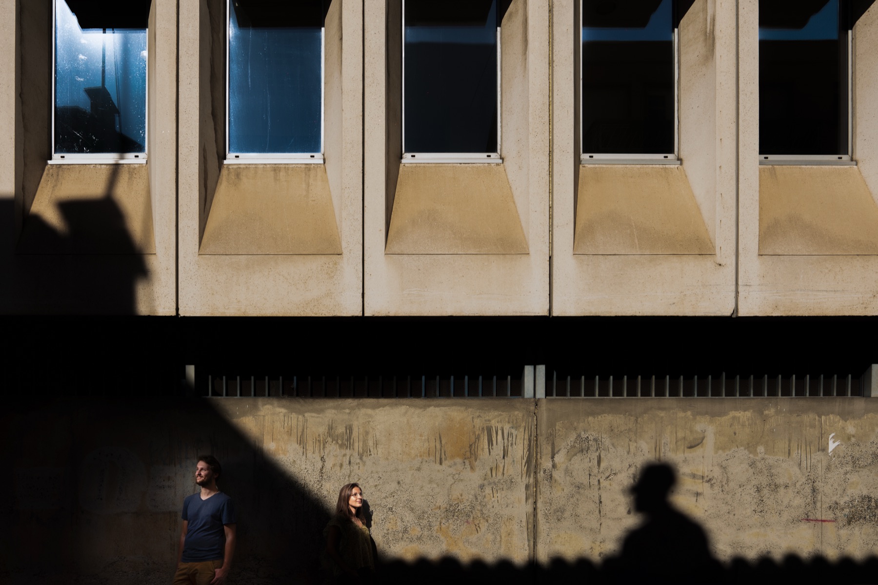 Séance engagement urbaine — couple dans la ville — Arnaud Chapelle